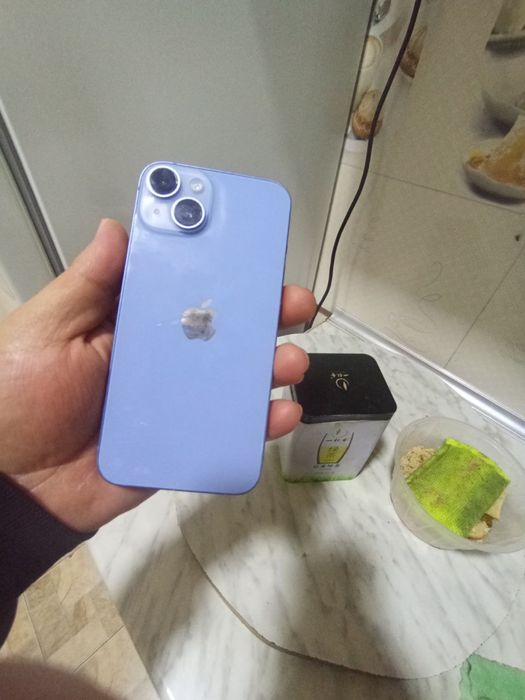 Iphone 14.  Xotira 128 idial sostayaniya