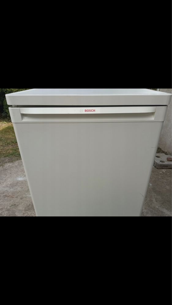 Хладилник Bosch-икономичен 100% Топ състояние