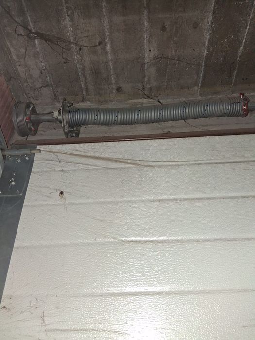 Vand usa garaj automata