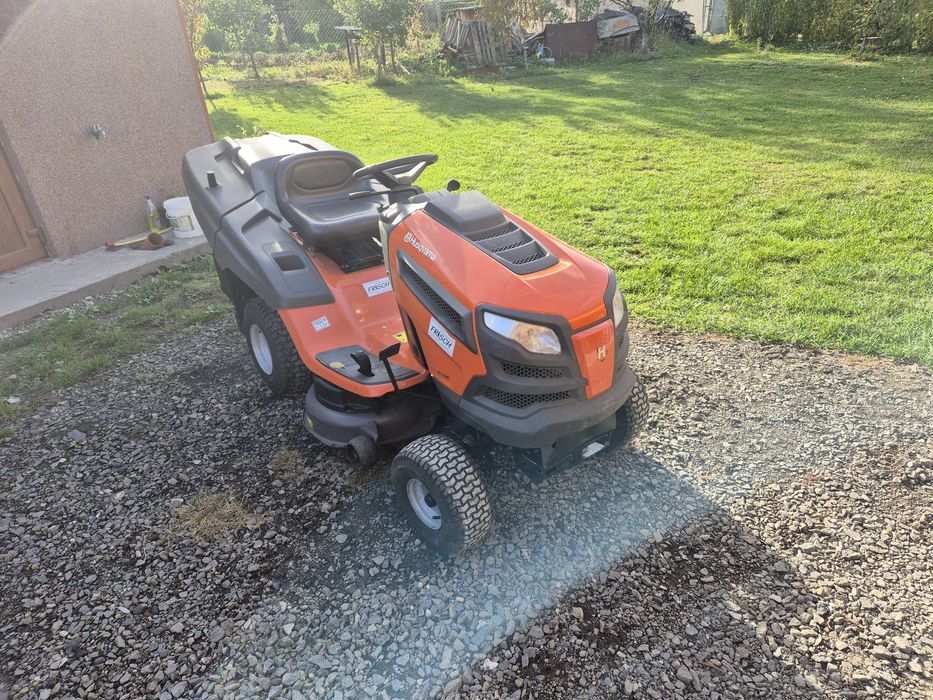 Tractoras gazon husqvarna