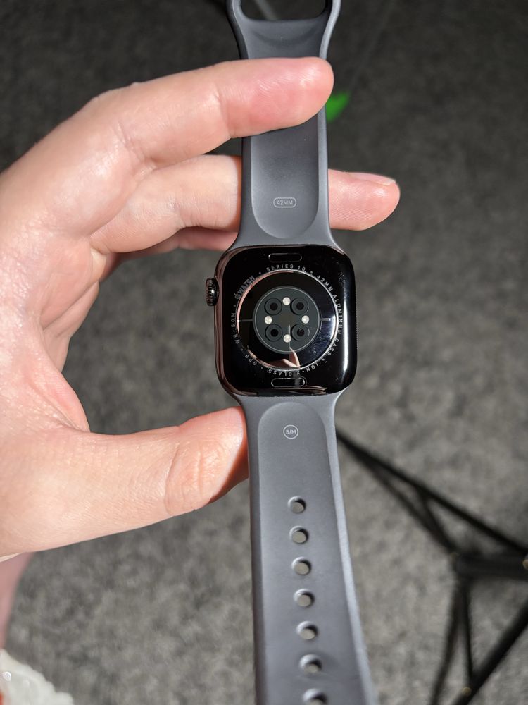 Apple watch 10-42
