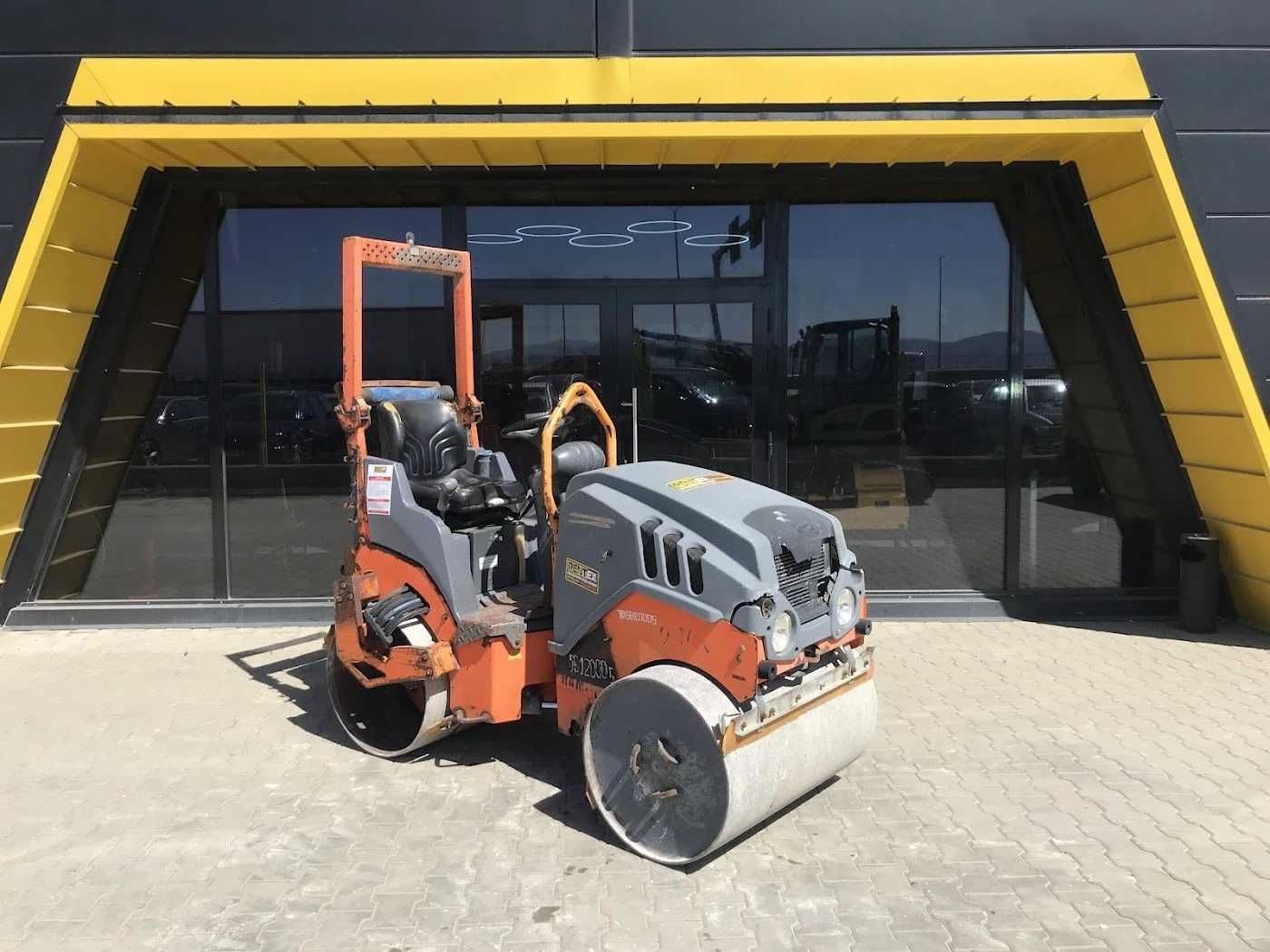 Валяк Hamm HD10C VV 1800кг.