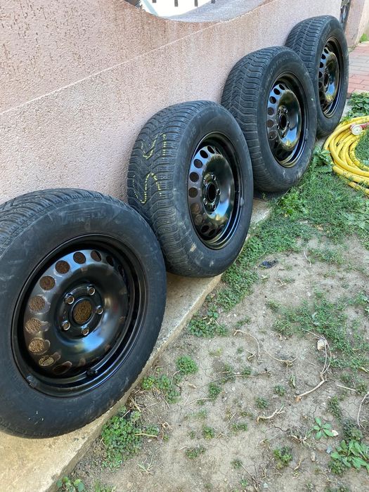 Anvelope iarna cu jante de otel R15 195/65