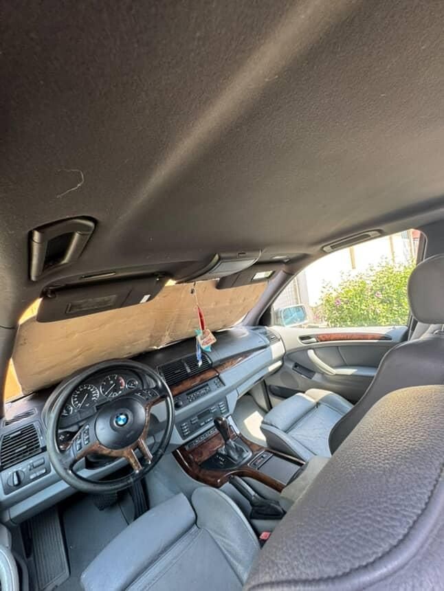 Vând BMW X5 3.0D