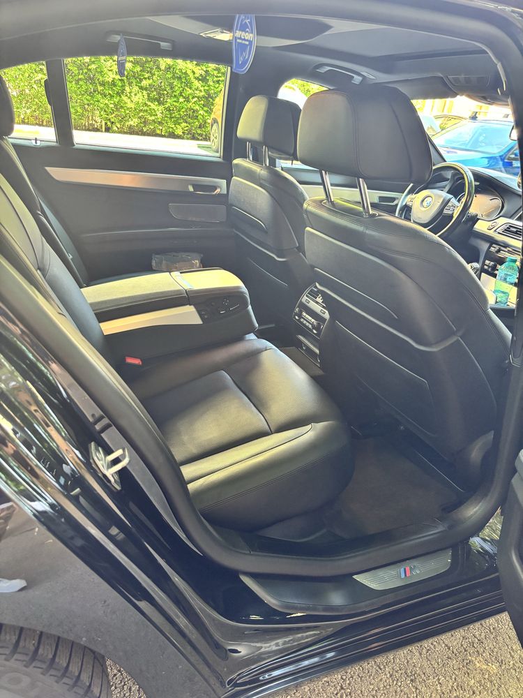 Vand bmw 750 xd m pachet