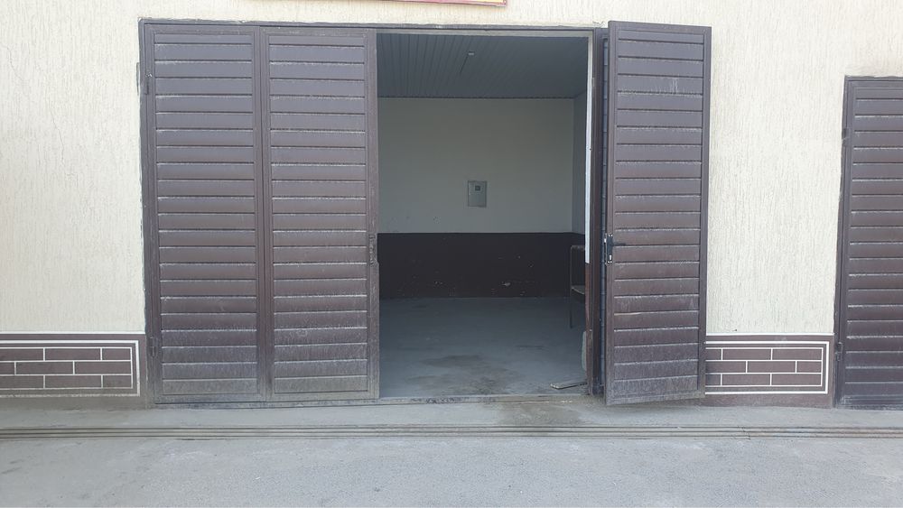 Продам ворота для гаража бу