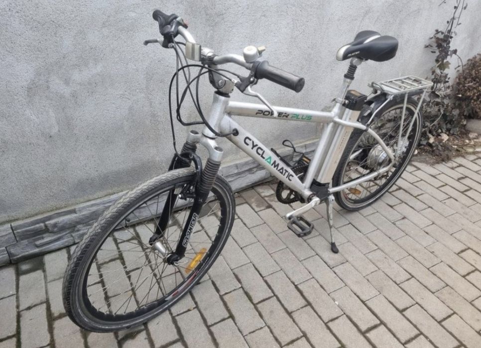 Bicicleta electrică ,full aluminiu , cu motor electric  24 v