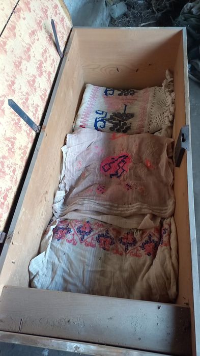 Vând lada de zestre