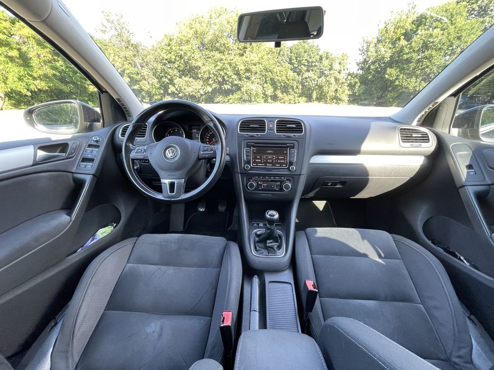 Volkswagen Golf 1.6 BiFuel ФАБРИЧНА ГАЗ ОБСЛУЖЕНА