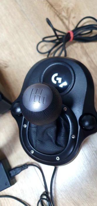 Gaming Volan Logitech G29 Volan+pedal+schimbător+adapter 

Funcționeaz