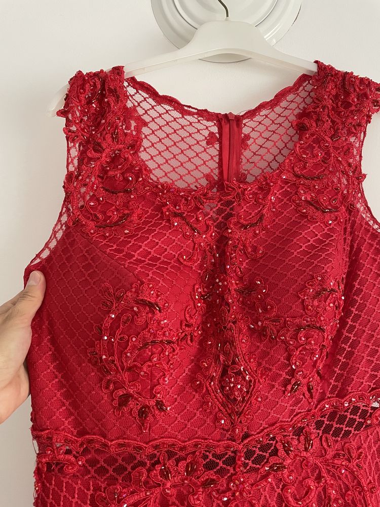 Официална червена рокля+подарък М размер