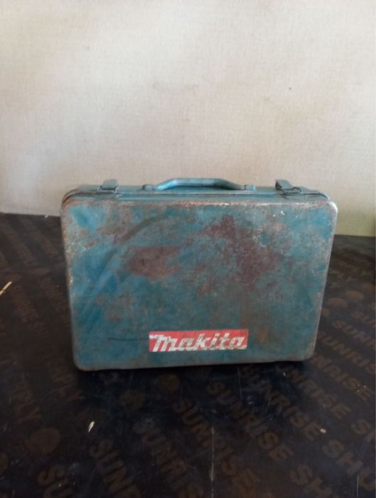 Гайковерт Makita работи перфектно