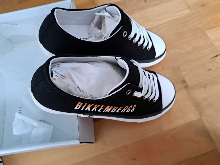 Нови дамски кецове Bikkembergs