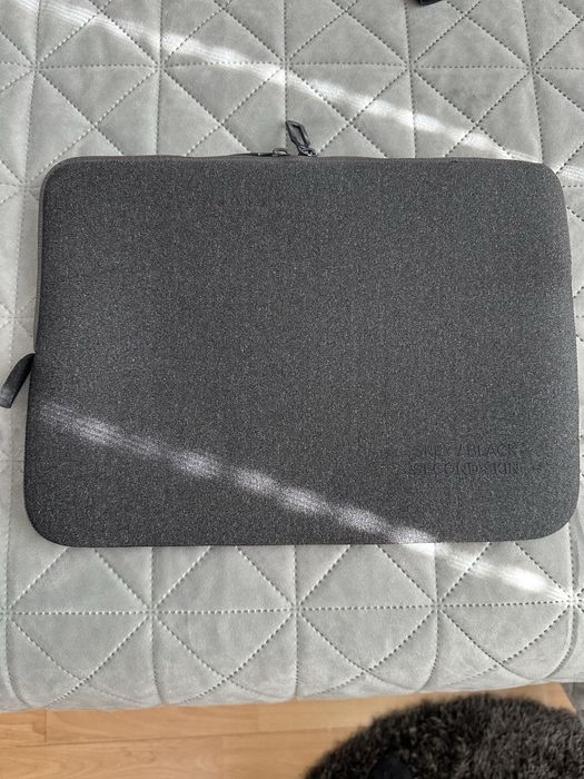 КАТО НОВ! Калъф за лаптоп Tucano 14 инча