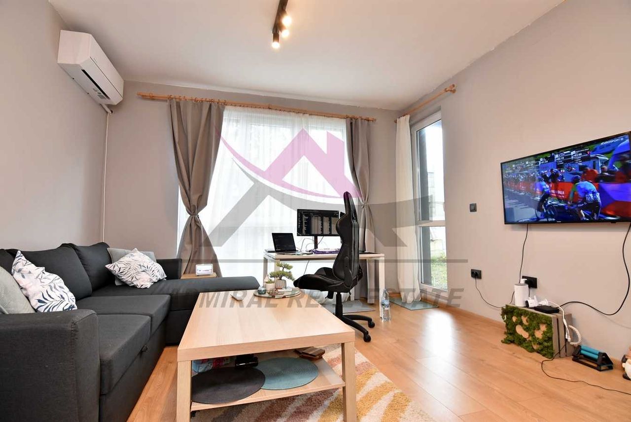 Продава се Двустаен апартамент в Варна, Изгрев - 65 кв.м за 1770 €/кв.м - Снимка #2