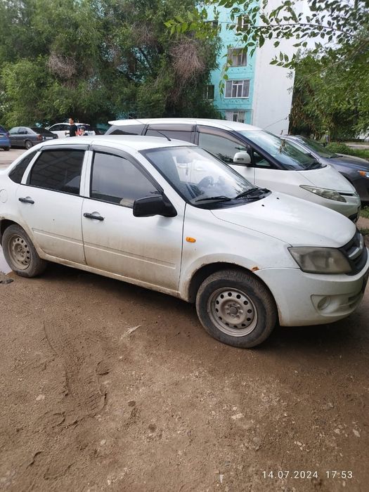 Продам машину лада гранта
