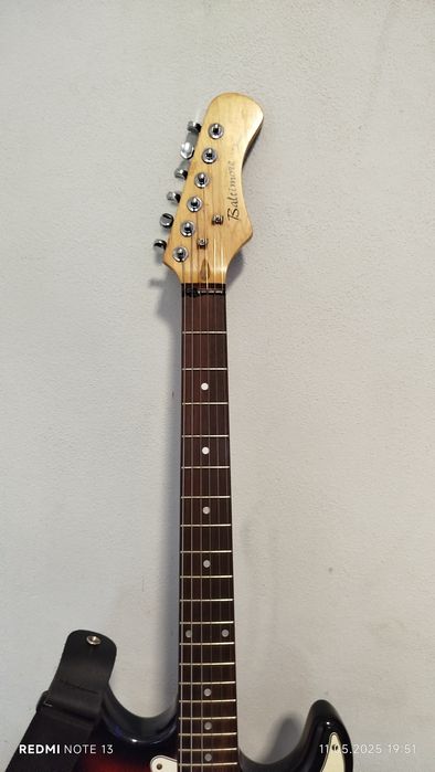 Vând chitara electrica stratocaster