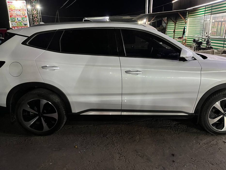 BYD Song Plus ADM - i 2-pozitsiya Gibrid