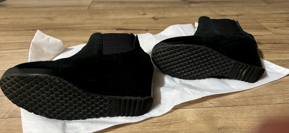 Дамски черни боти Lacoste