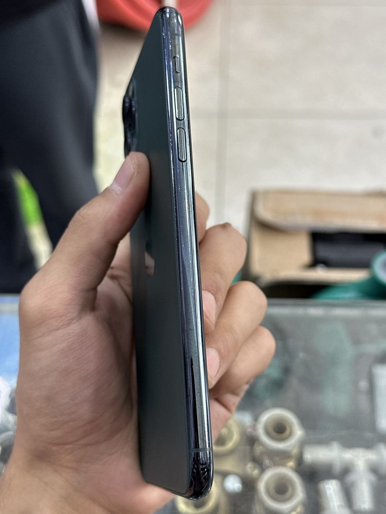 Iphone 11 pro max 2 sim imei qilingan