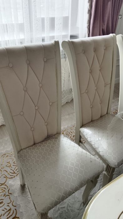 Продаю стулья для гостинной