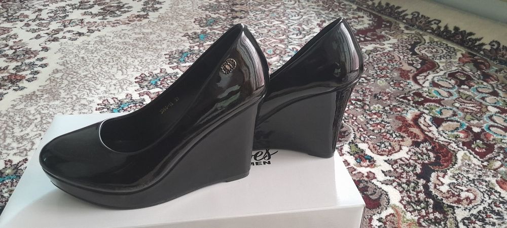 Tufli bir ikki marta kiyilgan