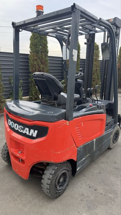 Stivuitor electric Doosan