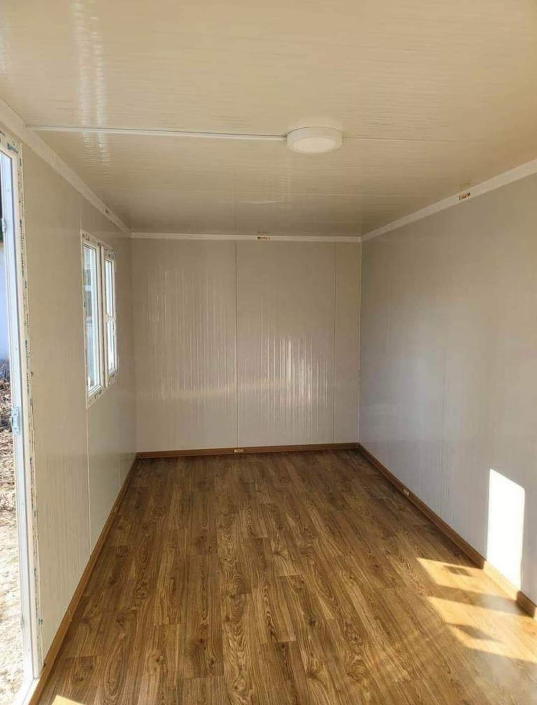 Vând containere modulare