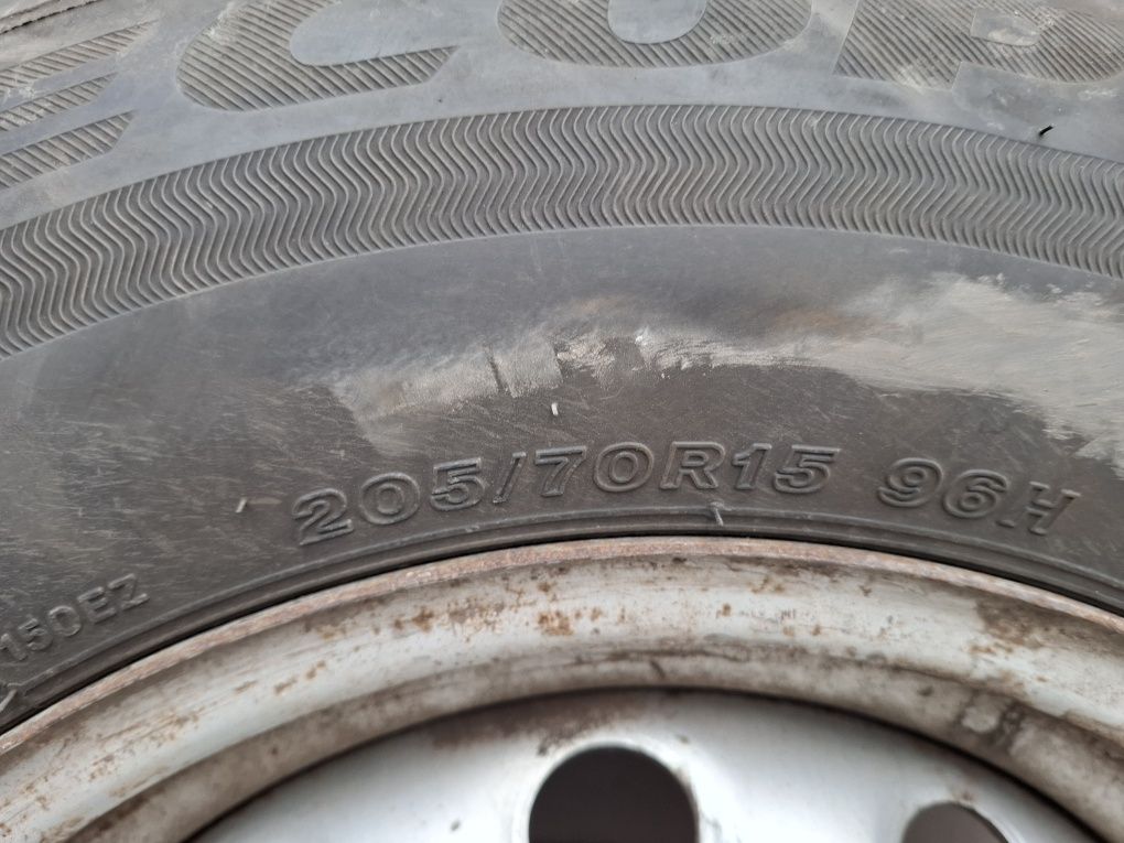 205 70 R15 с дисками 2шт.