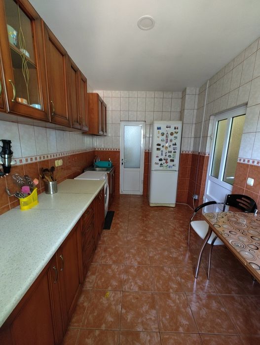Casă de vânzare!