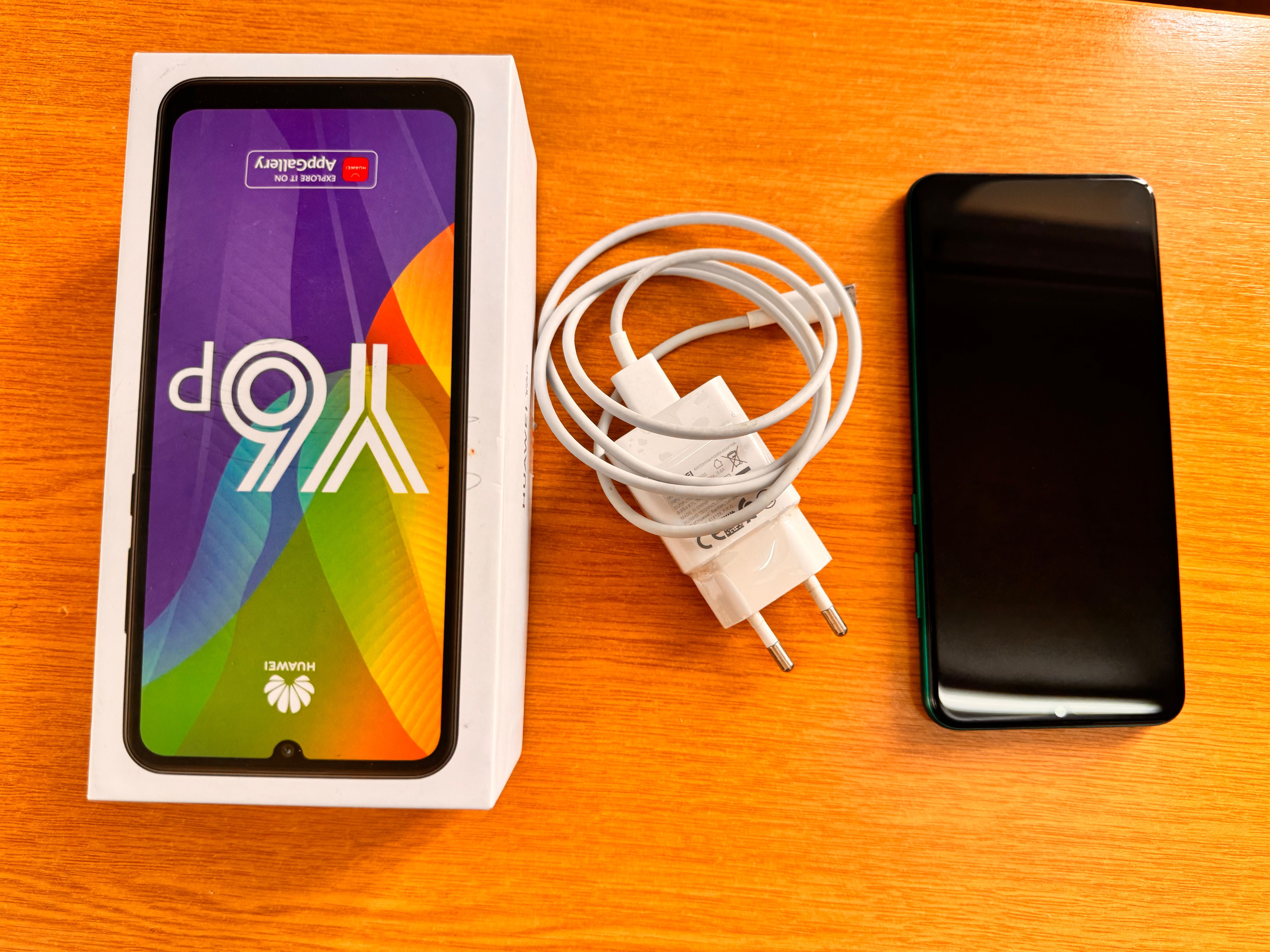 Telefon HUAWEI Y6P fără defecte