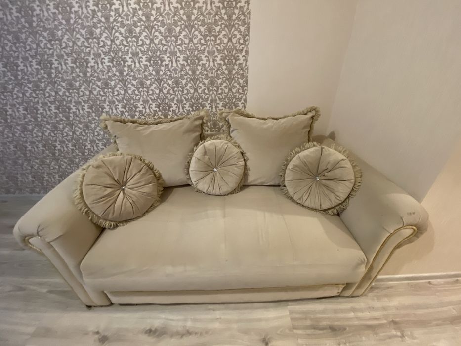 2 дивана в хорошем состоянии с подушками