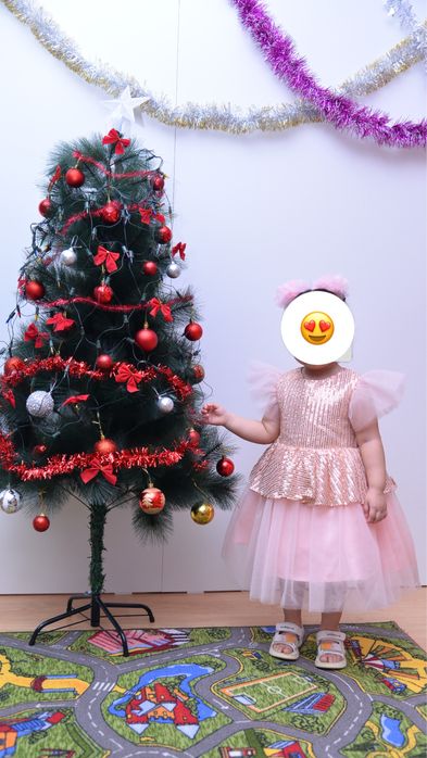 Продаю детское платье на новый год 2 шт