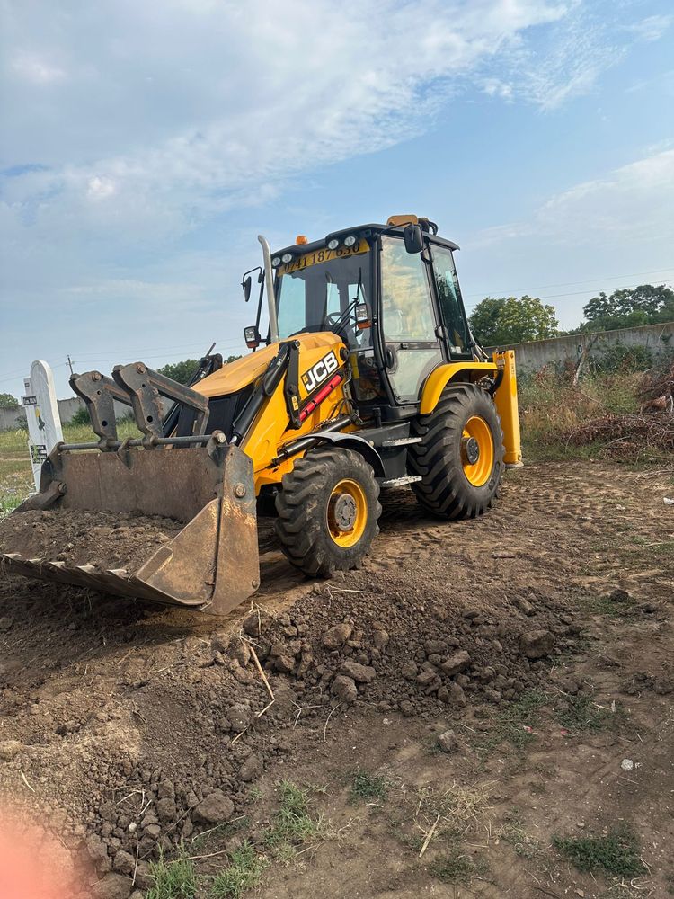 Inchiriez Buldoexcavator
