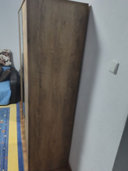 Vând șifonier haine