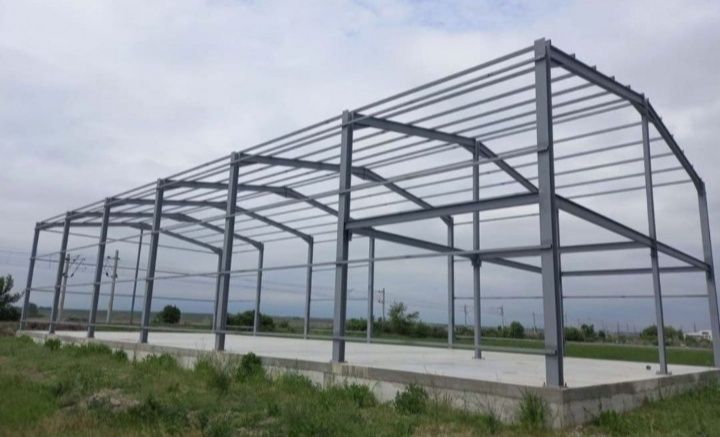 Vând hală metalică de pe stoc 11 m lățime cu 20 lungime cu tot cu mont
