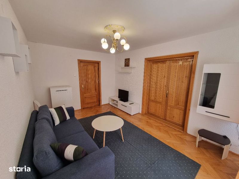 Apartament 4 camere, Târgu Jiu – strada General Christian Tell
