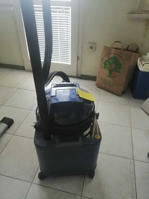 Перяща прахосмукачка Delonghi Penta vap, вакуум машина.