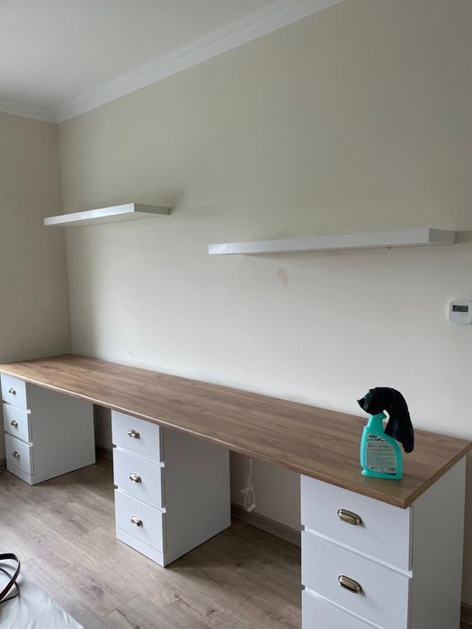 Vand mobilier complet cu masina de spalat.