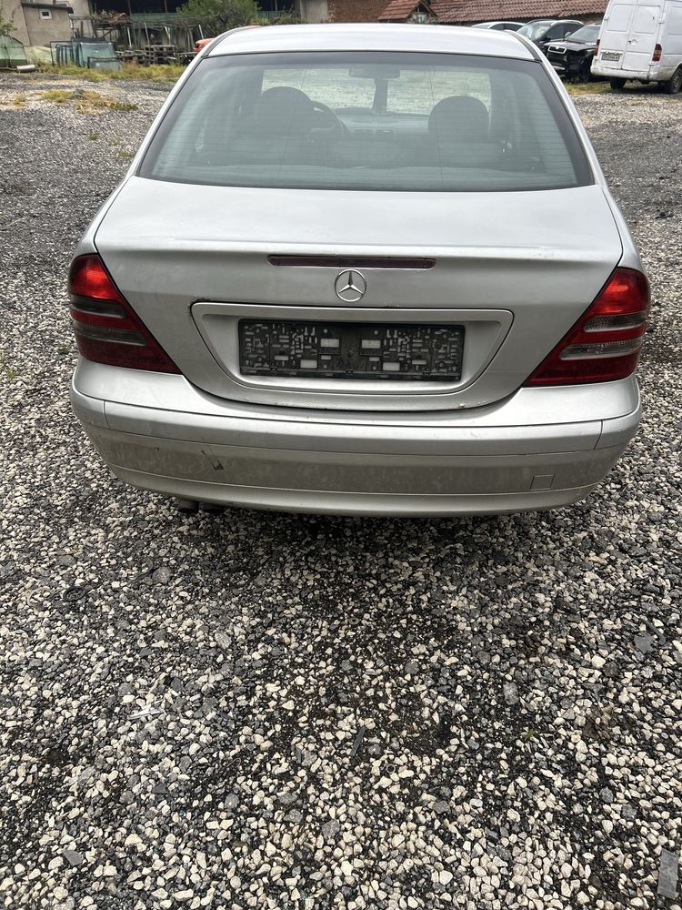 Мерцедес Ц класа 2,2цди на части/mercedes w203 c-clase2,2cdi na chasti