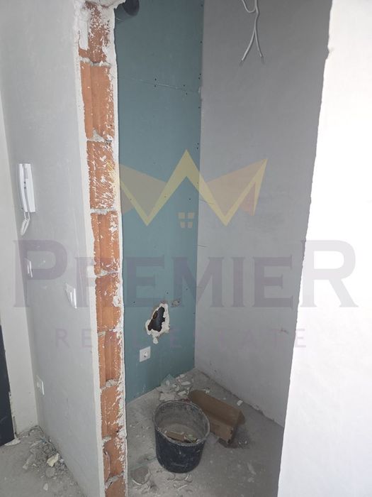 Продава се Двустаен апартамент в София, Дружба 2 - 84 кв.м за 2600 €/кв.м - Снимка #11