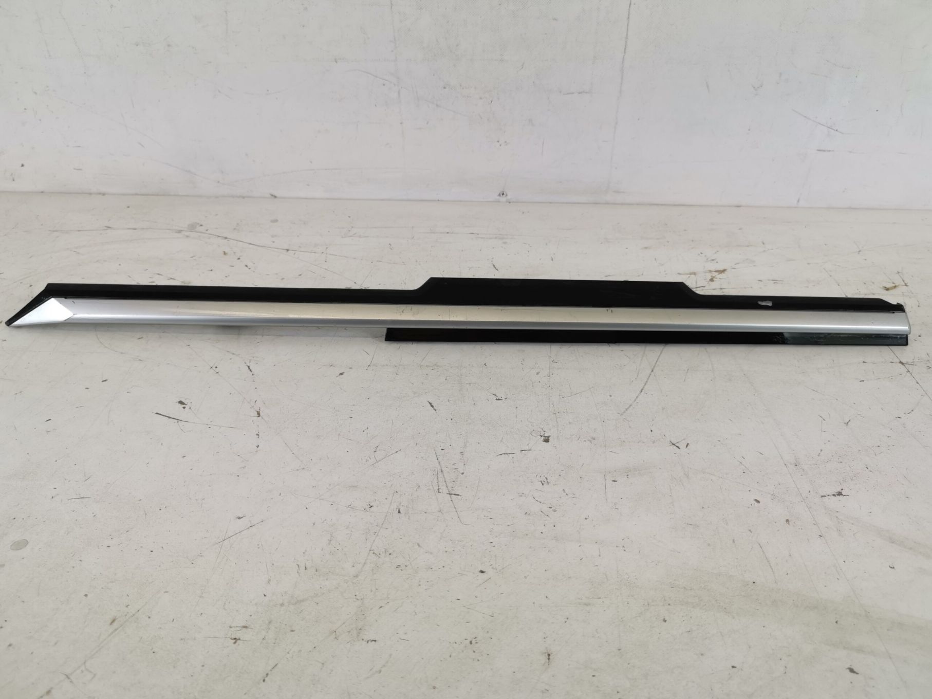 Ornament Bord Volkswagen VW  Arteon 1 2017 2018 2019 2020 Original In