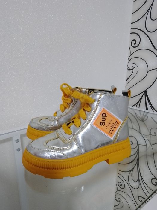 Ботинки демисезонные