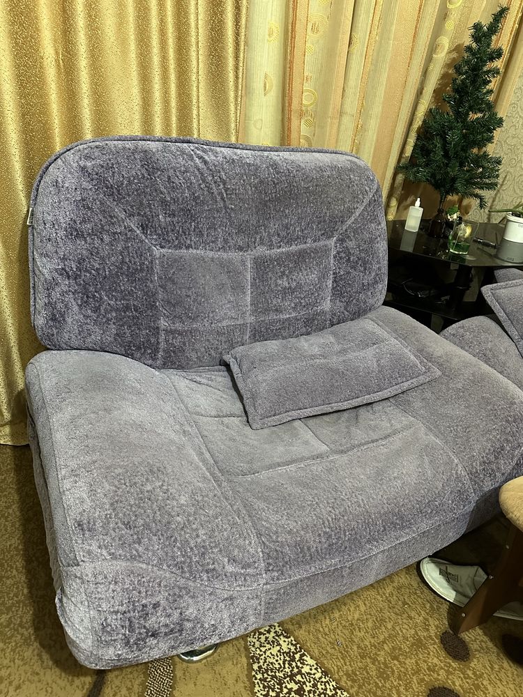 Продам диван с 2мя креслами