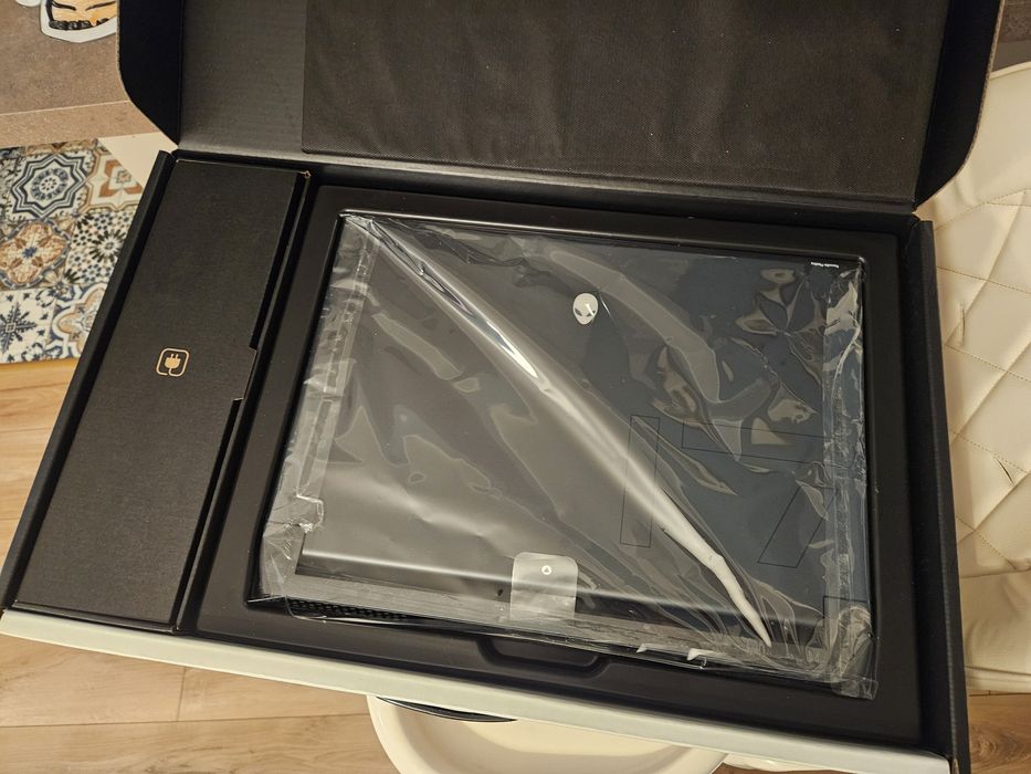 Alienware M17 R5 AMD