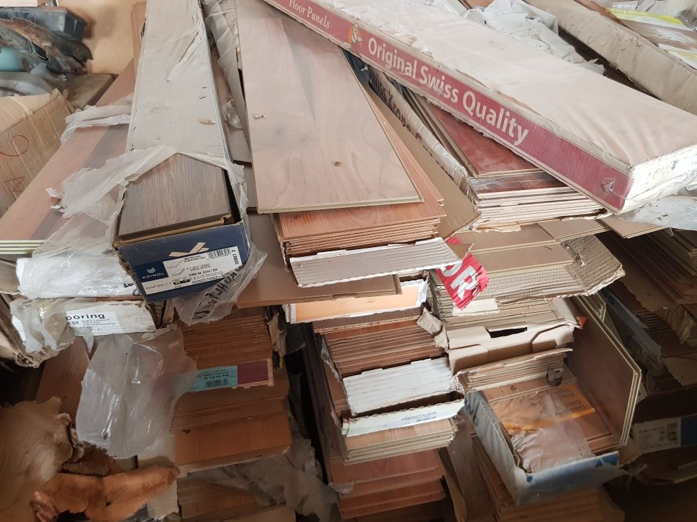 Vand parchet melaminat sunt nefolosite