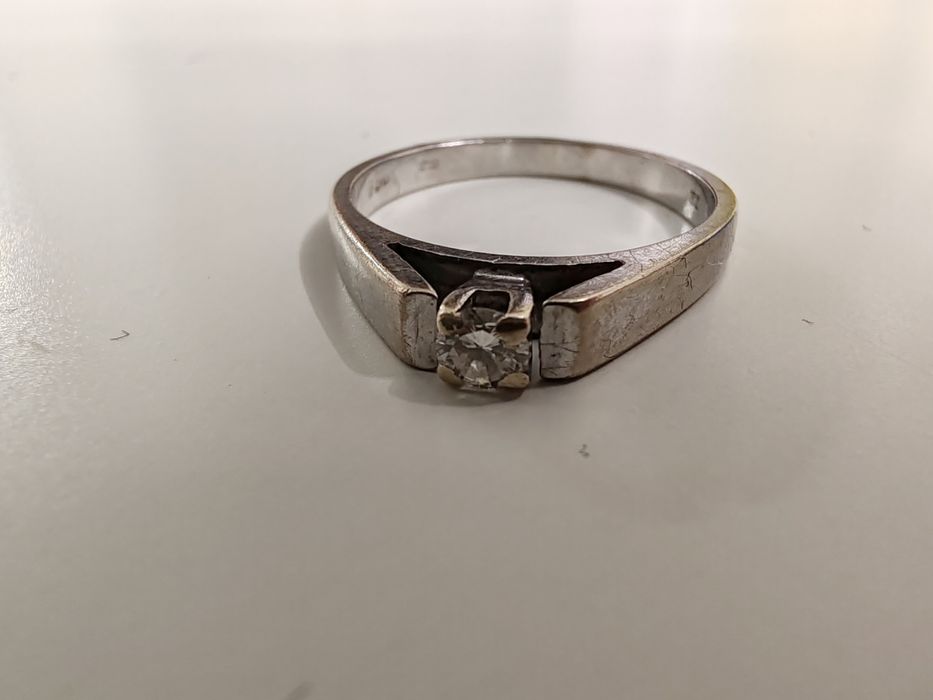 Inel Aur 18k cu diamant central aprox 0,10 CT Gr 3,15 cod unic 844