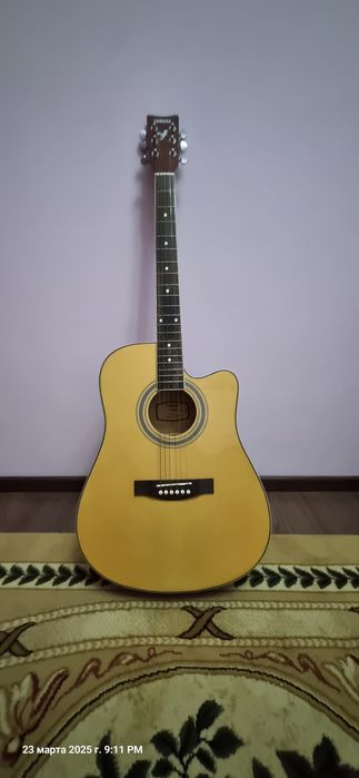 Yamaha guitar F 3000