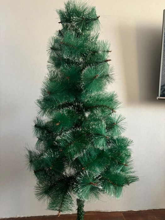 Продам искусственную ёлку