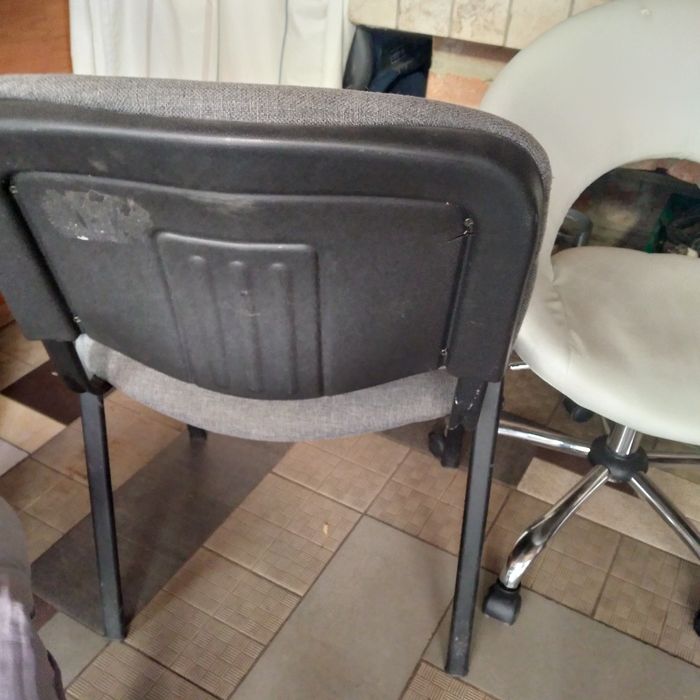 Vînd scaune birou